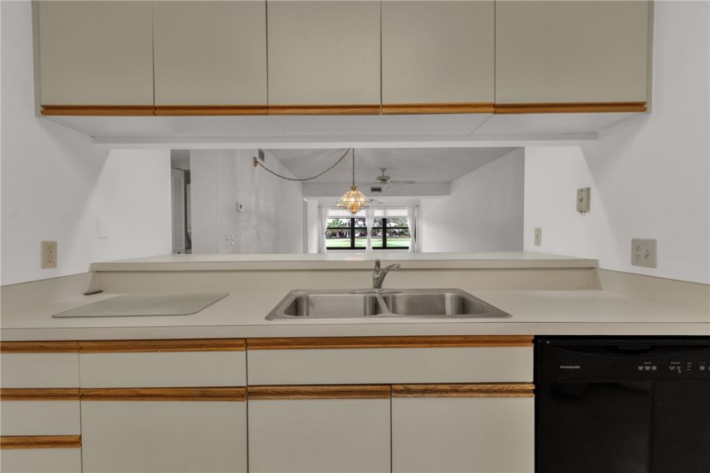 44 Plantation Drive, Unit 101, Vero Beach, FL 32966 Photo