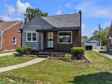 19576 Barlow Street, Detroit, MI 48205