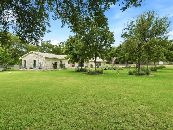 126 E Esparada DR , Georgetown, TX 78628