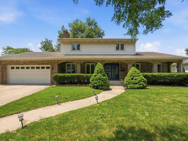 9218 Greenwood Avenue, Munster, IN 46321
