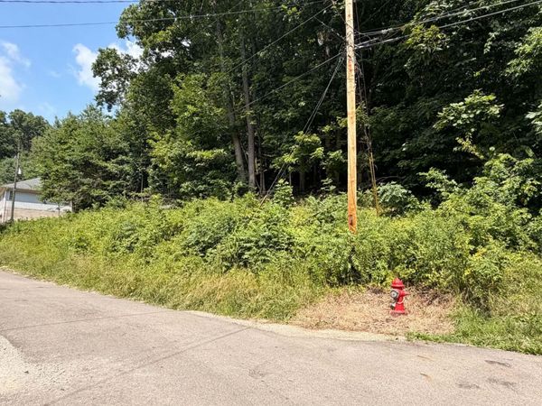 768 West Street , Logan, OH 43138