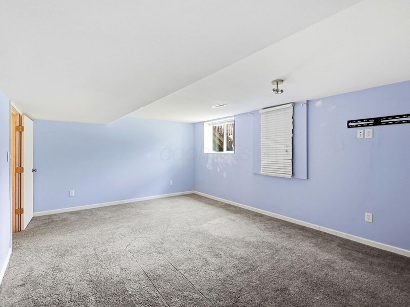 228 Jones Avenue SW, Pataskala, OH 43062 Photo 81