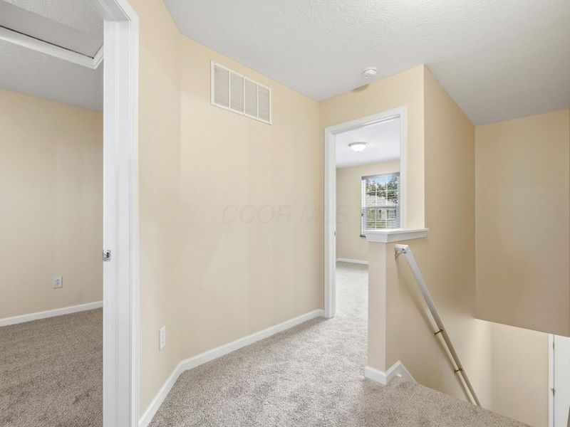 255 Glen Crossing Drive, Pataskala, OH 43062 Photo 14