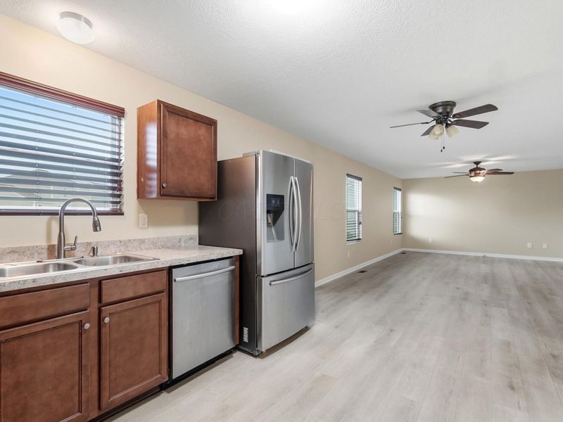 255 Glen Crossing Drive, Pataskala, OH 43062 Photo 4