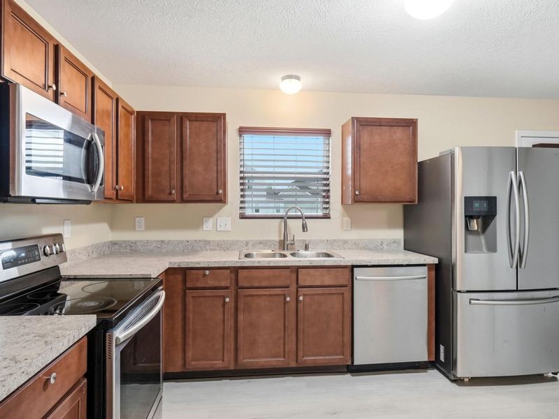 255 Glen Crossing Drive, Pataskala, OH 43062 Photo 5