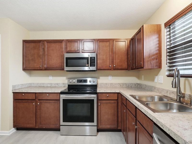 255 Glen Crossing Drive, Pataskala, OH 43062 Photo 6