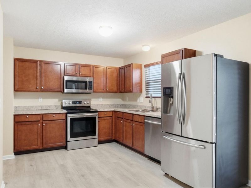 255 Glen Crossing Drive, Pataskala, OH 43062 Photo 7
