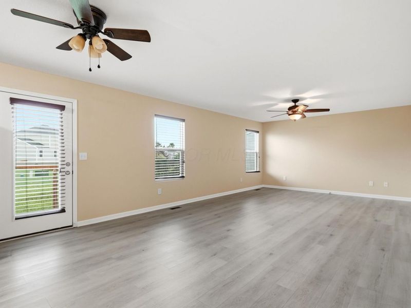 255 Glen Crossing Drive, Pataskala, OH 43062 Photo 9
