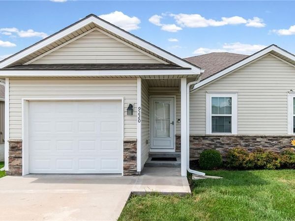 9220 N Gower Avenue, Kansas City, MO 64154