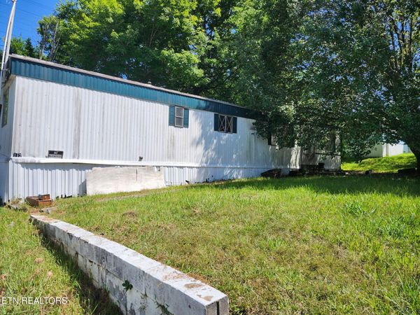 112 Queen St, Clinton, TN 37716