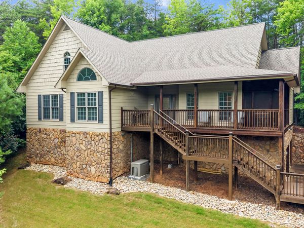 736 Blue Beech Drive, Maryville, TN 37803