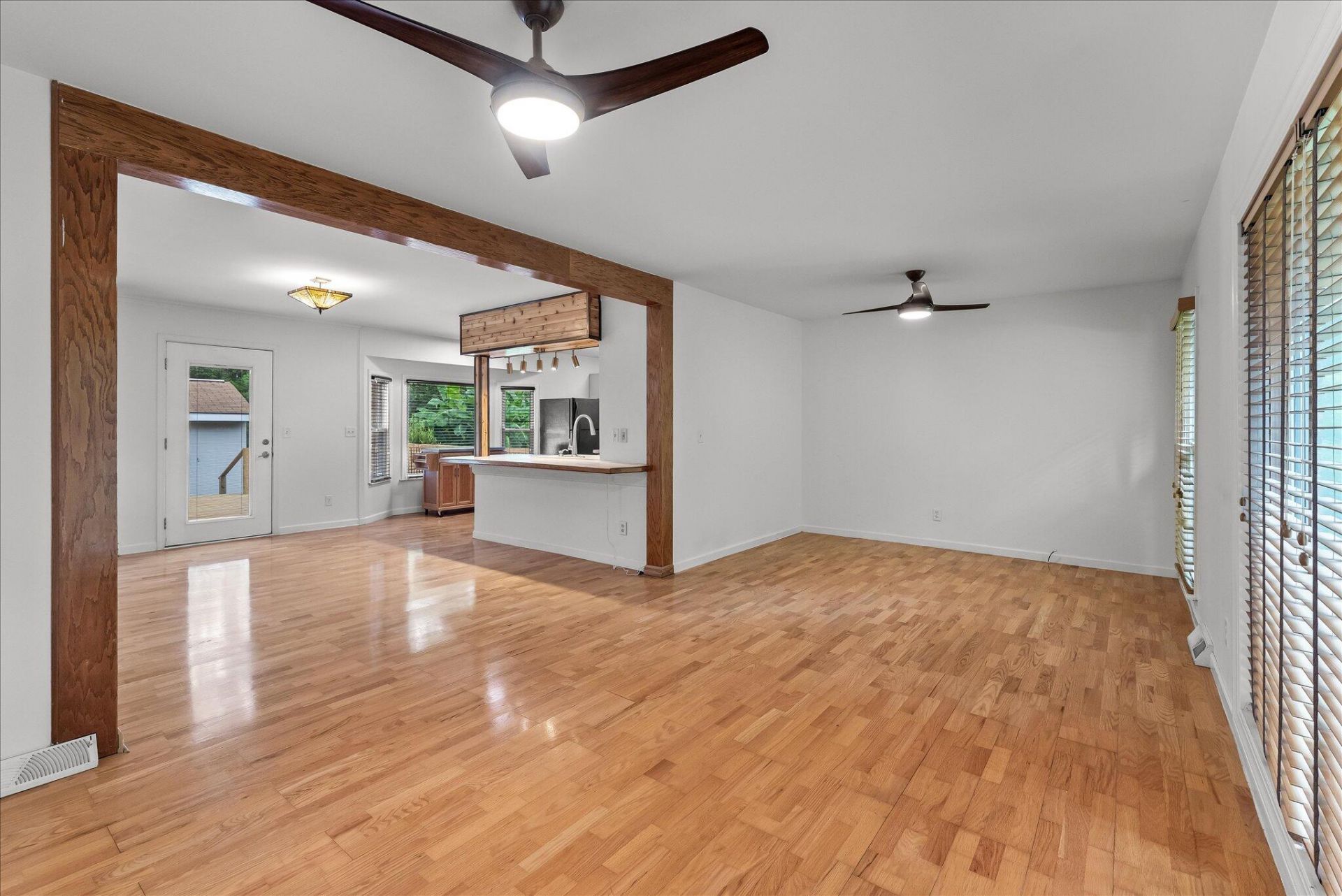 119 Pelican Street Photo 9