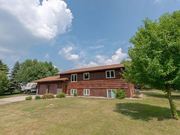 512 Pinetree Drive , Perham, MN 56573