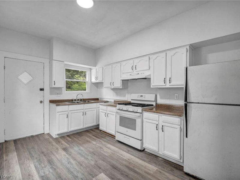 1380 E 93rd Street, Cleveland, OH 44106 Photo 9