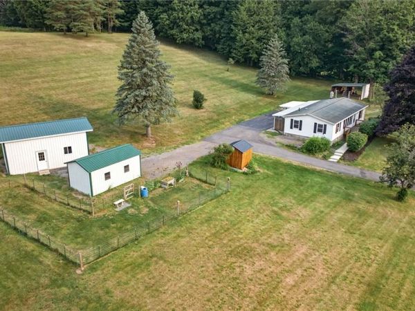 872 Brownsville Road , Victor, NY 14564