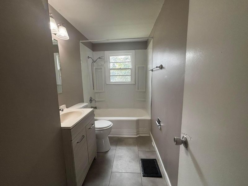 1335 E 25th Avenue, Columbus, OH 43211 Photo 9