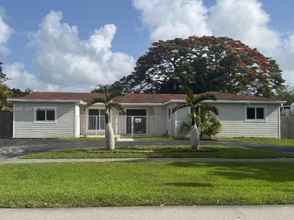 10601 SW 96th St , Miami, FL 33176