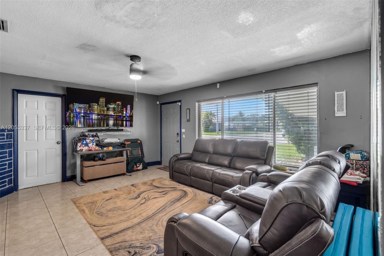 2729 Sunshine Blvd, Miramar, FL 33023 Photo
