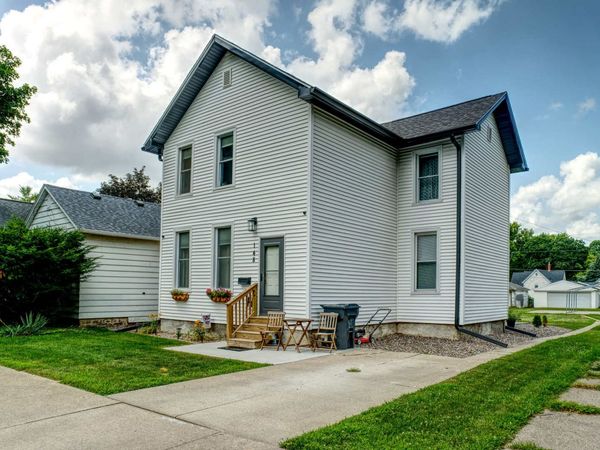 148 Fayette Street , Clinton, IA 52732