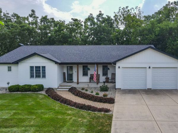 6174 Tulip Lane , Grant Park, IL 60940