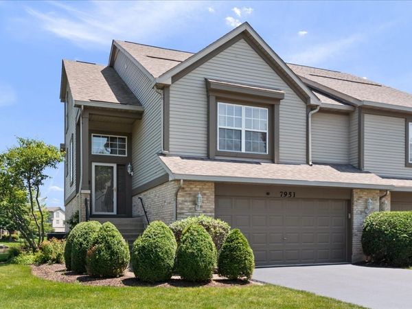 7951 Hedgewood Drive, Darien, IL 60561