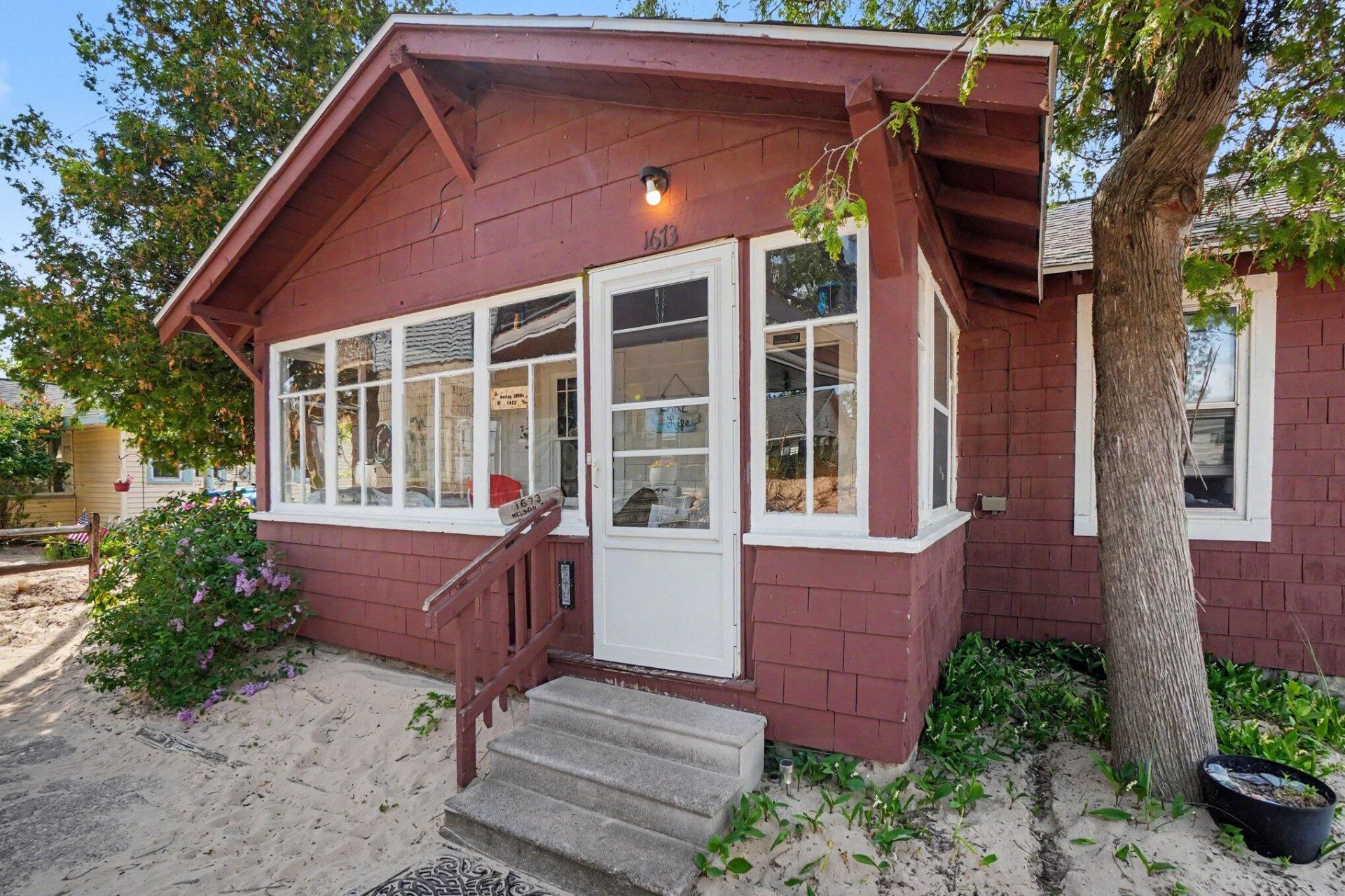 1675 Nelson Street, Muskegon, MI 49441 Main Photo