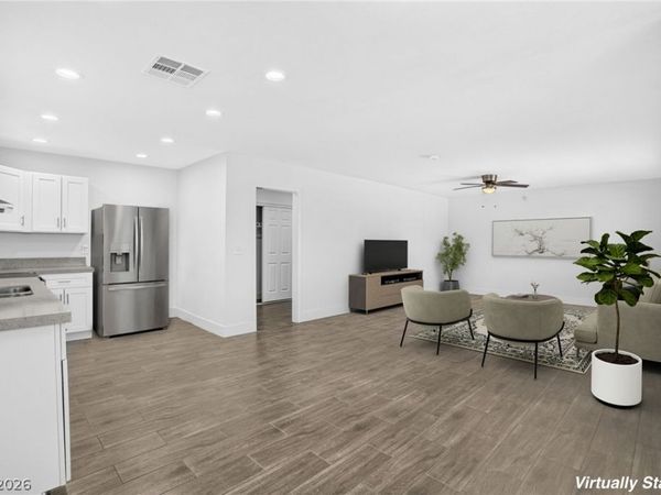 617 N 11th Street, Las Vegas, NV 89101