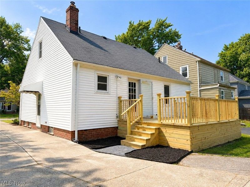 1199 Mayfield Ridge Road, Mayfield Heights, OH 44124 Photo 3