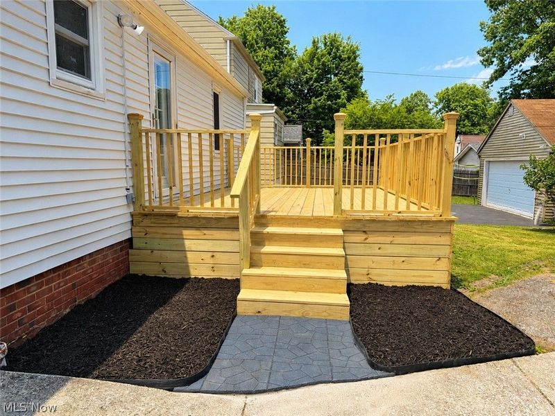 1199 Mayfield Ridge Road, Mayfield Heights, OH 44124 Photo 4