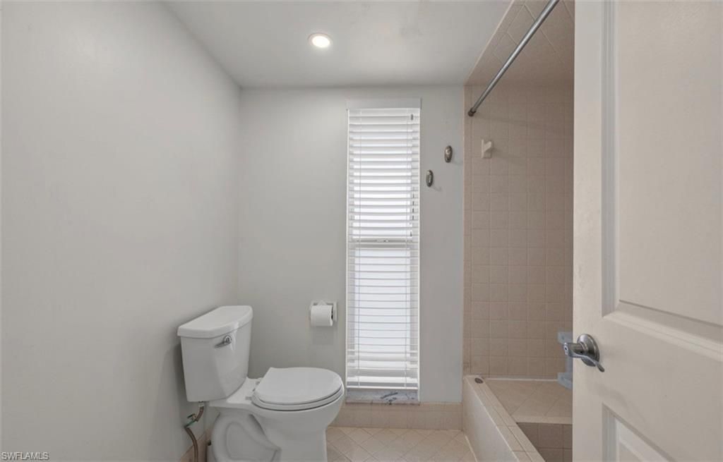 195 Peppermint Ln, Unit 2, Naples, FL 34112 Photo