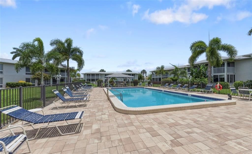 195 Peppermint Ln, Unit 2, Naples, FL 34112 Photo