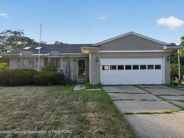 3528 Blue River Drive, Lansing, MI 48911