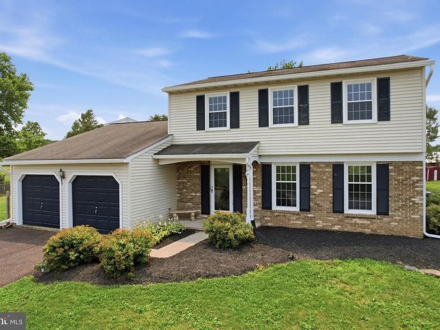 104 Noble Drive, Perkasie, PA 18944 Main Photo