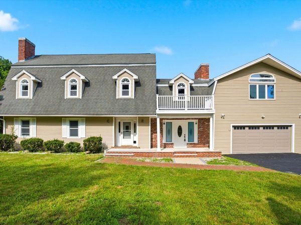 4 Hilltop Drive, Hudson, NH 03051