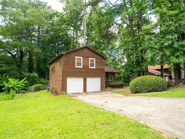 724 Ridge Avenue , Stone Mountain, GA 30083