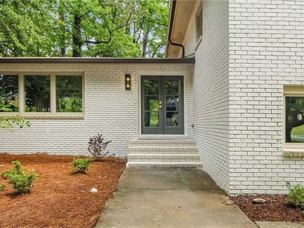 2820 Ponderosa Circle , Decatur, GA 30033