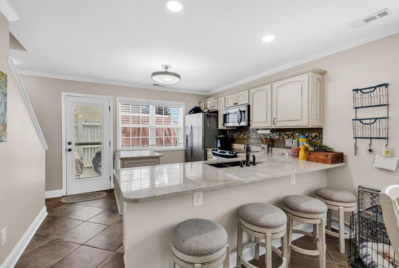 101 Barnwell St.  Photo 10