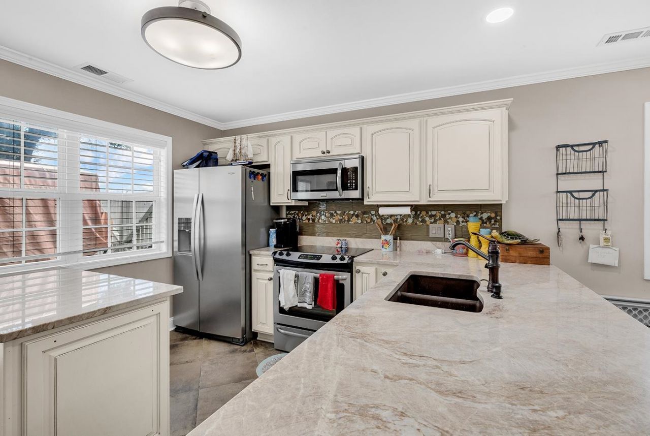 101 Barnwell St.  Photo 11