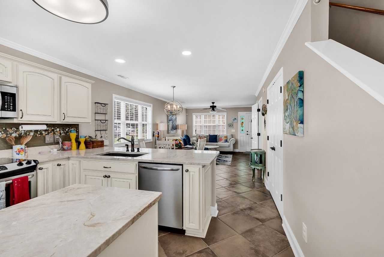 101 Barnwell St.  Photo 13