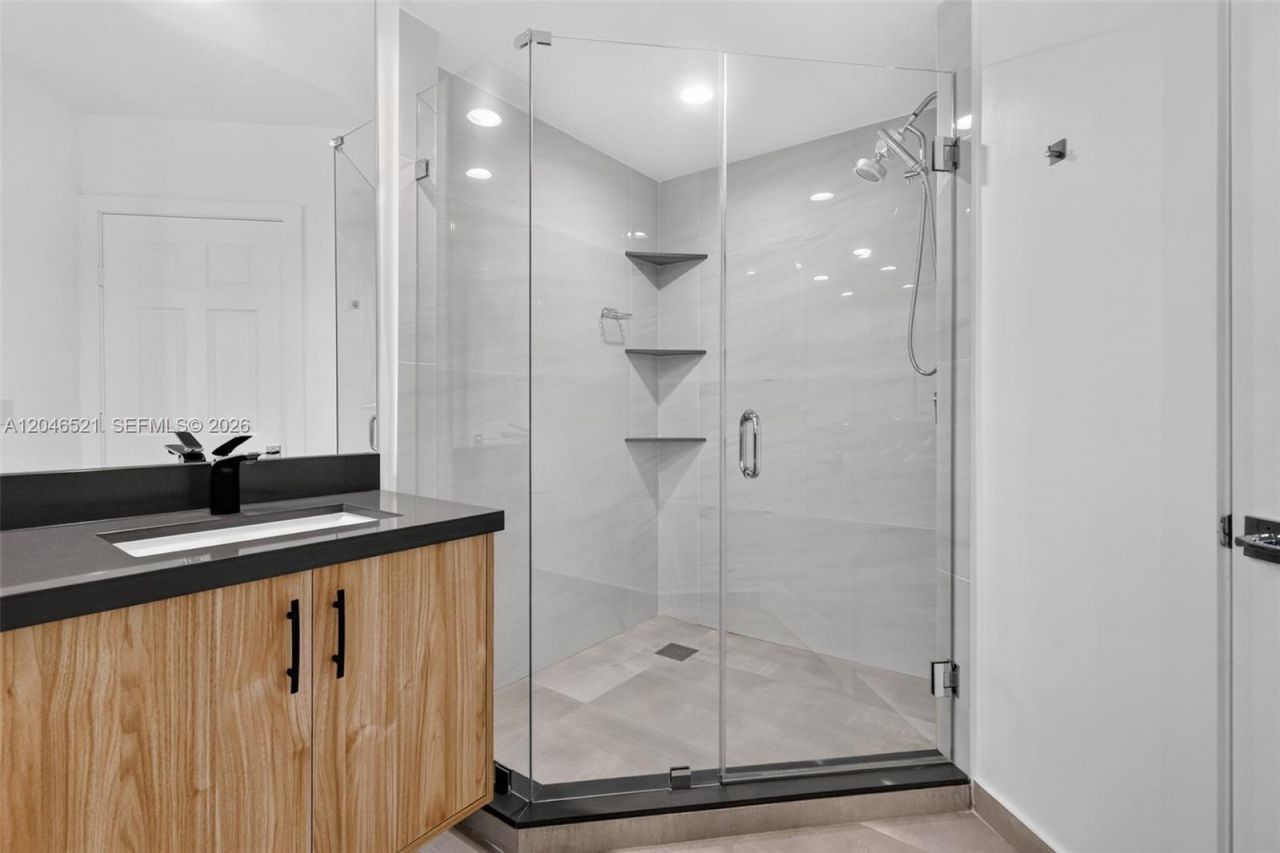 3370 Hidden Bay Dr , Unit 1212, Aventura, FL 33180 Photo