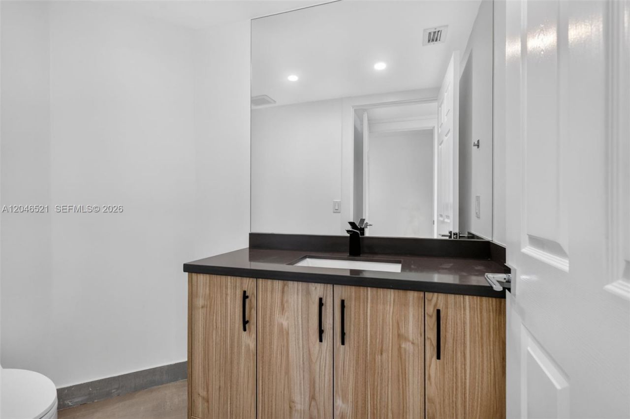 3370 Hidden Bay Dr , Unit 1212, Aventura, FL 33180 Photo