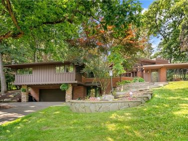 2661 Perry Drive NW, Canton, OH 44708