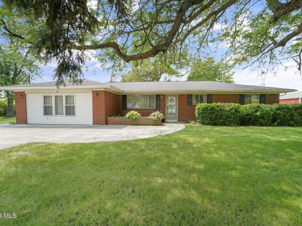 995 N Cousino Road , Oregon, OH 43616