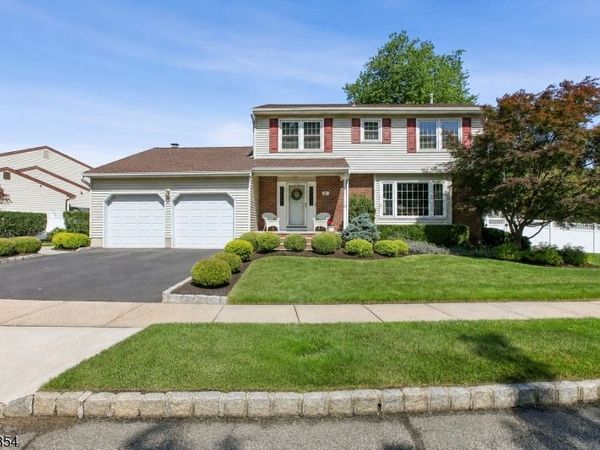 4 Van Loan Ave, Sayreville, NJ 08872