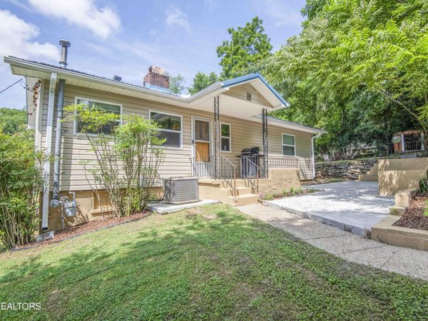 306 W Faunce Rd, Oak Ridge, TN 37830
