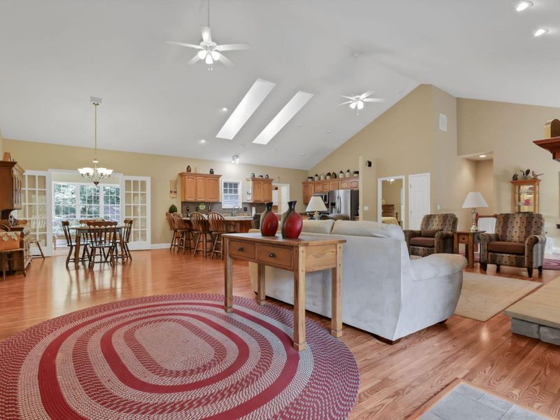 8970 Loches Road , Saint Louisville, OH 43071 Photo 5