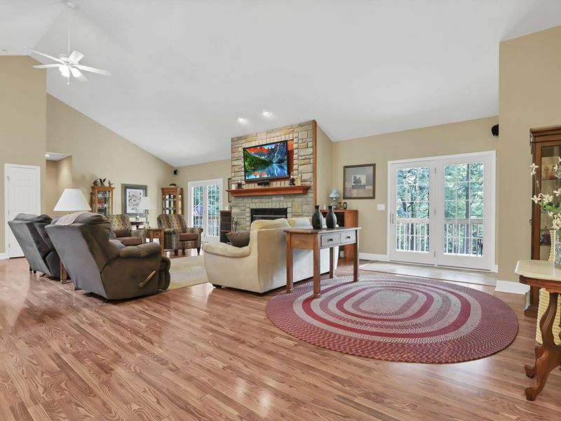 8970 Loches Road , Saint Louisville, OH 43071 Photo 7