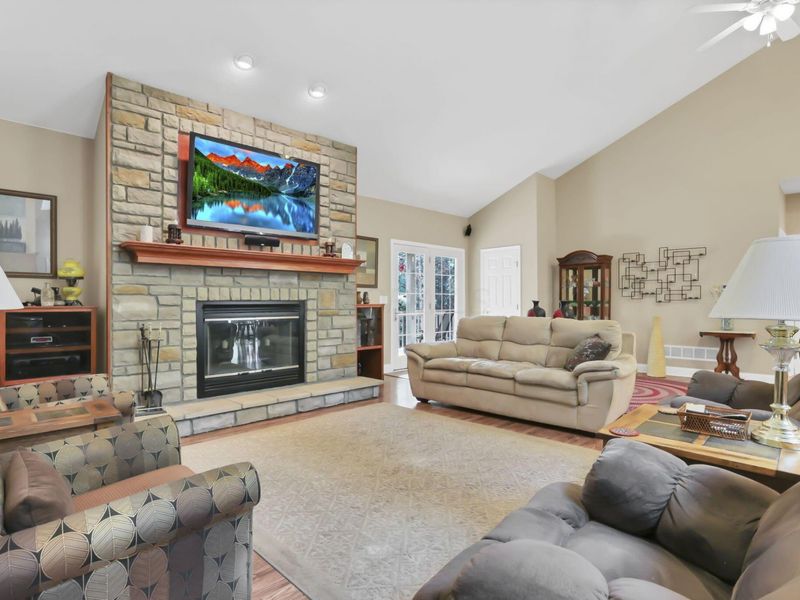 8970 Loches Road , Saint Louisville, OH 43071 Photo 8