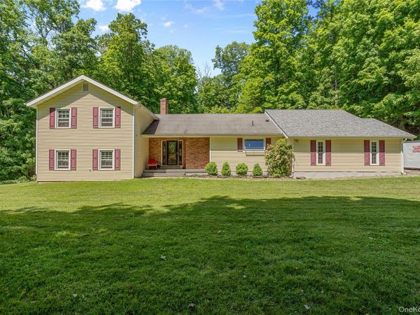 21 Straub Drive , Pleasant Valley, NY 12569