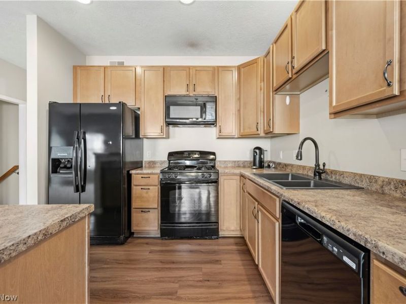 126 River Rock Way, Berea, OH 44017 Photo 9